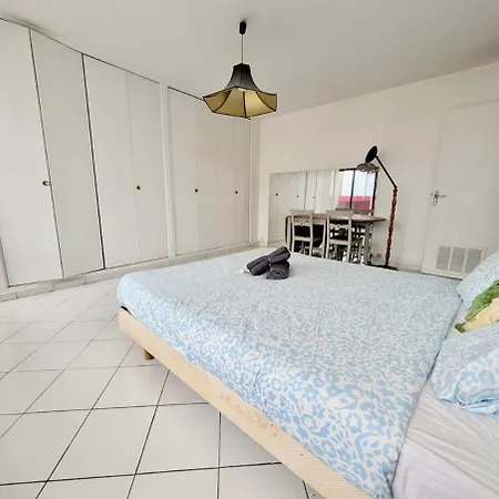 80 M2 - 8th Floor With Free Parking - 5 Guests Appartamento
